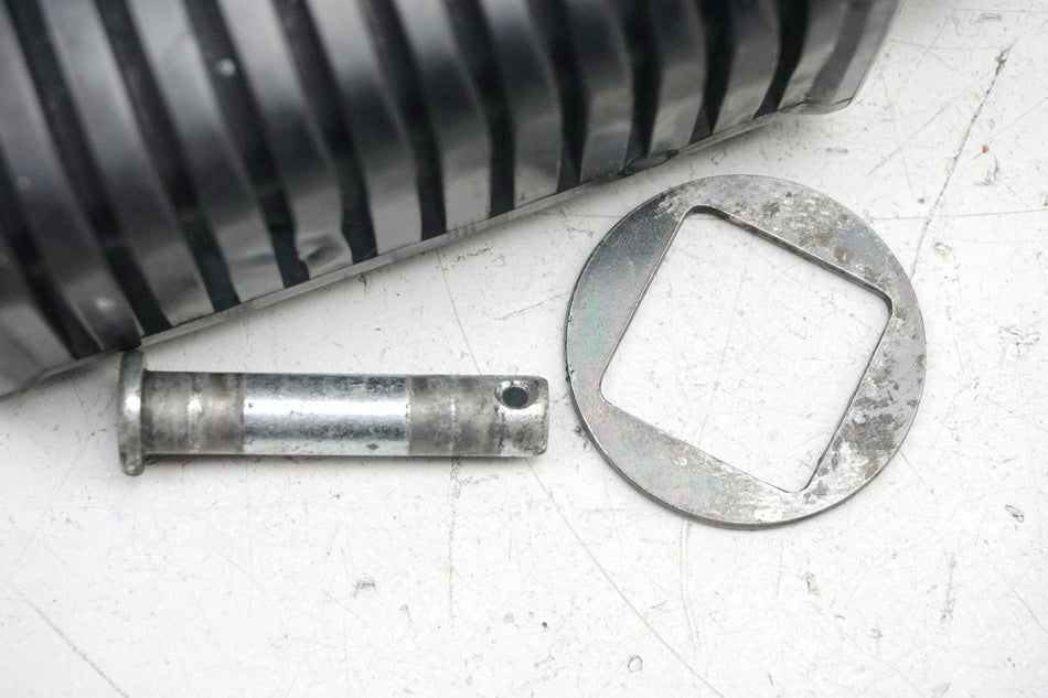 KAWASAKI EL 250 B ELIMINATOR Fußraste Fahrer links Footrest