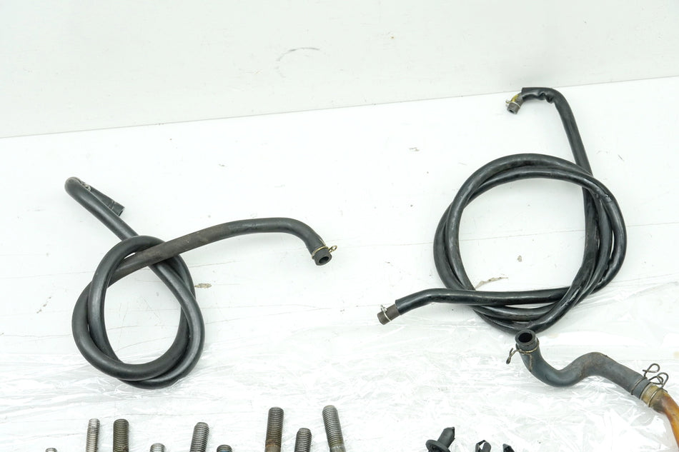KYMCO PEOPLE GT 300 i V4 Tornillos y piezas pequeñas (para el carenado del chasis)
