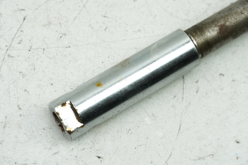 YAMAHA XV 750 4PW VIRAGO Rear Axle (for rear wheel rim)
