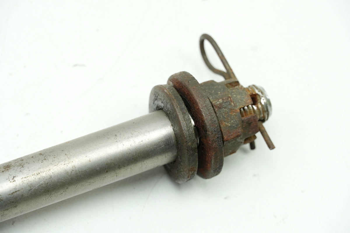 YAMAHA XV 750 4PW VIRAGO Rear Axle (for rear wheel rim)