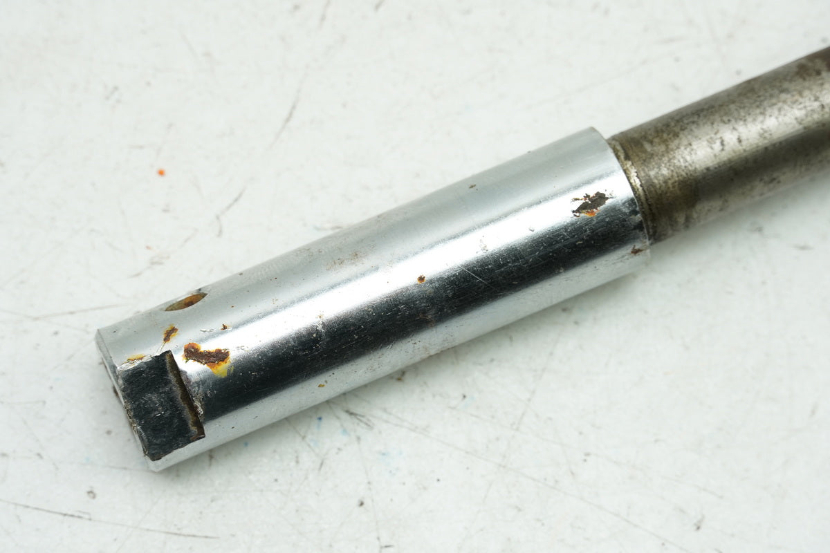 YAMAHA XV 750 4PW VIRAGO Rear Axle (for rear wheel rim)