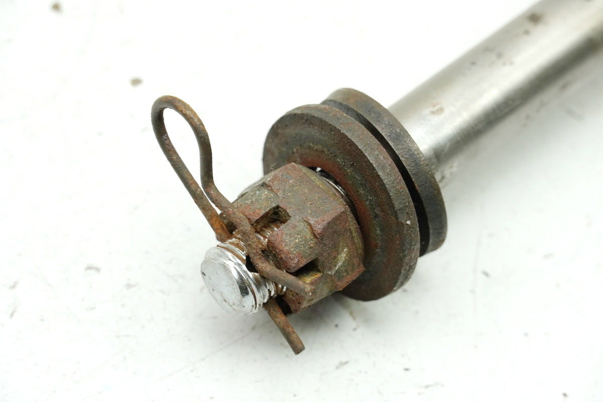 YAMAHA XV 750 4PW VIRAGO Rear Axle (for rear wheel rim)