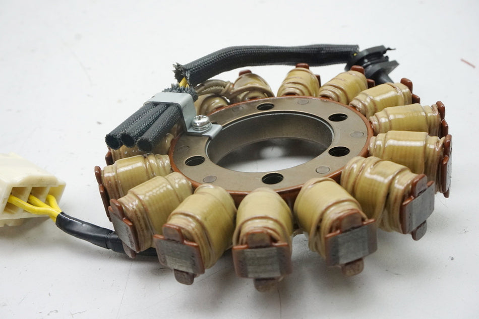 HONDA CBR 600 RR PC40 Lima Estator Alternador - 4000 km original
