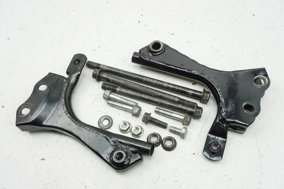 KAWASAKI EL 250 B ELIMINATOR Halterung Motor Achse Schrauben Bolzen Motorhalter
