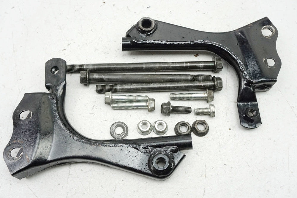 KAWASAKI EL 250 B ELIMINATOR Halterung Motor Achse Schrauben Bolzen Motorhalter