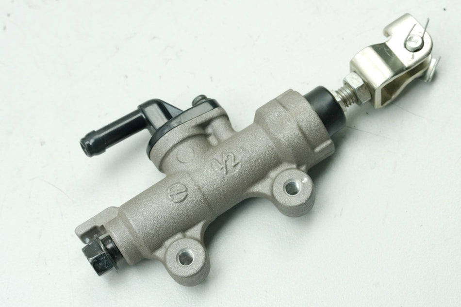 HONDA CB 125 R JC91 Cilindro maestro de freno trasero Nissin Bomba de freno Cilindro maestro de freno de pie