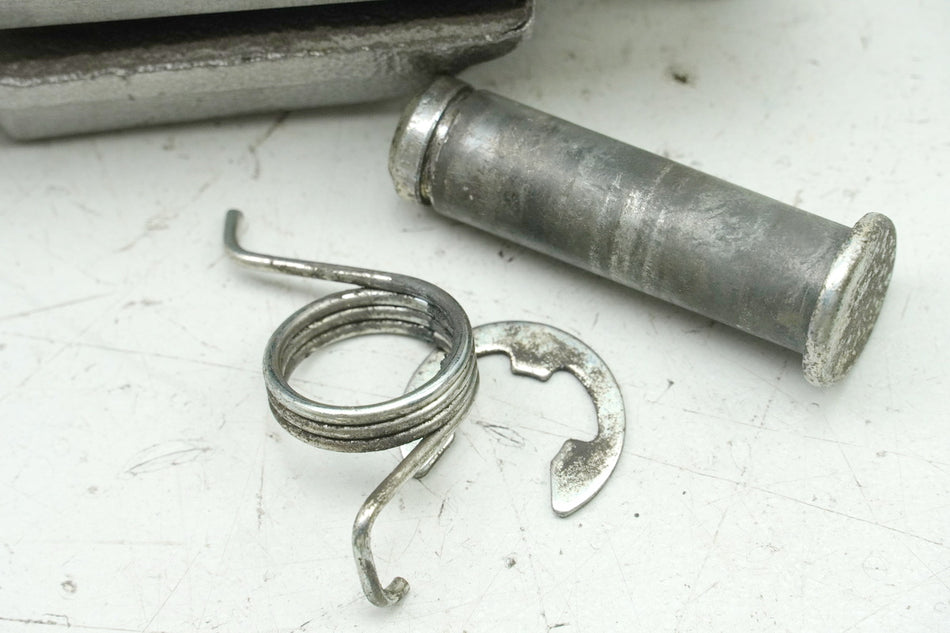 KAWASAKI Z 650 ER650HA2 Estribera piloto derecha (para sistema estribera placa de sujeción)