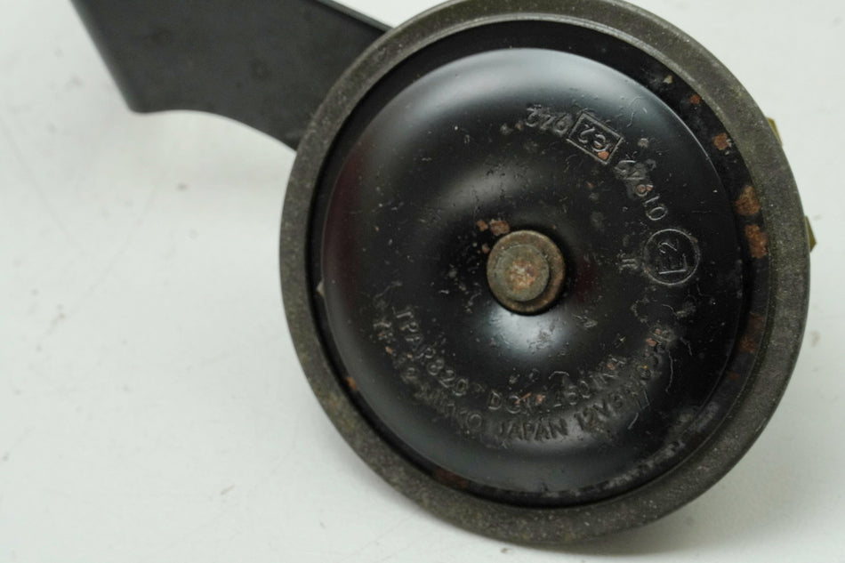 KAWASAKI ZX-10R ZXT00D Hupe Horn original Signalhorn Halterung 06-07