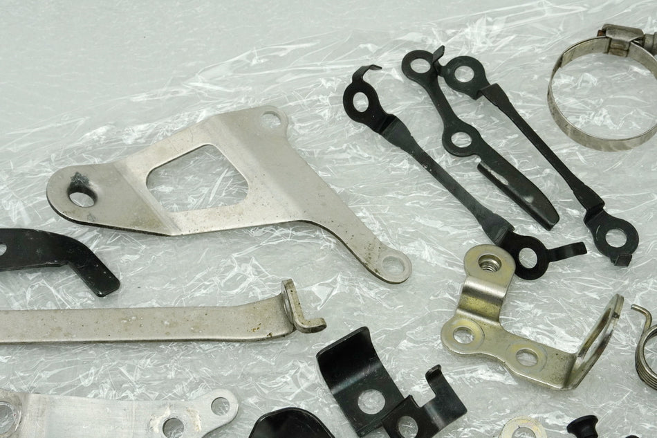 HONDA CBR 600 RR PC40 Tornillos Piezas pequeñas Soportes Tuercas (para bastidor) 07-13