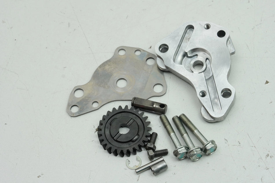 HONDA CB 125 R JC91 Ölpumpe Gehäuse Zahnrad Welle (für Motor)