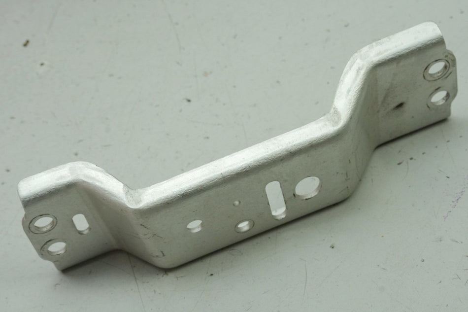 HONDA CBR 600 RR PC37 Halterung mittleres Kreuz Platte Soziussitz auf Heckrahmen
