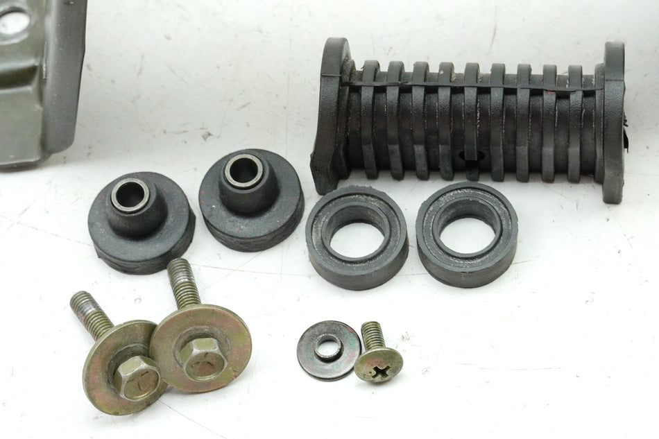SUZUKI GSX 600 F AJ Soporte depósito gomas tornillos soporte depósito 98-02