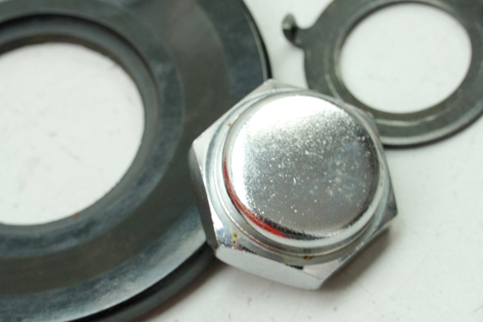 KAWASAKI ZX-7R ZX750P N Mutter Sicherung Lenkkopf Staubschutz Gabelbrücke 96-03