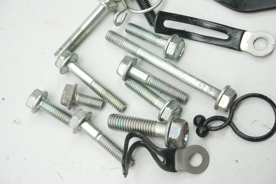 HONDA CBR 600 RR PC40 various brackets screws