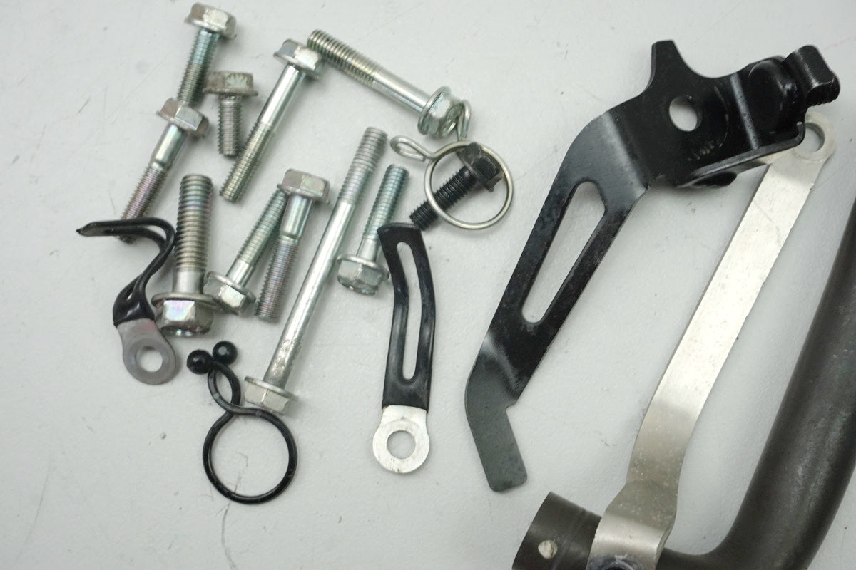 HONDA CBR 600 RR PC40 varios soportes tornillos