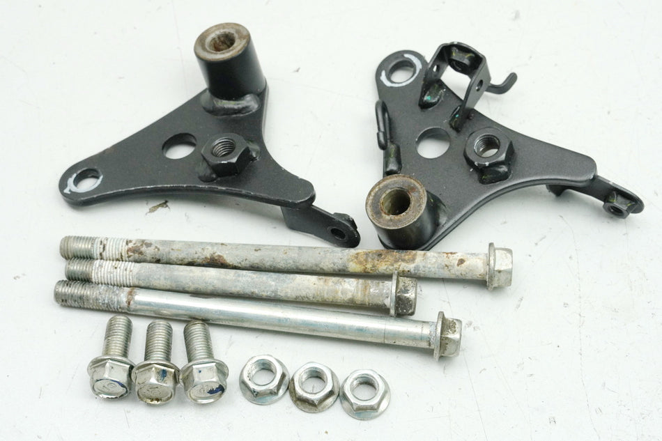HONDA CB 125 R JC91 Soporte de motor Tornillos de motor Perno Tuerca Placa