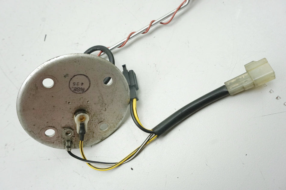 Suzuki GSX 1400 WVBN Tankgeber Anzeige Füllstand Kraftstoff Tank