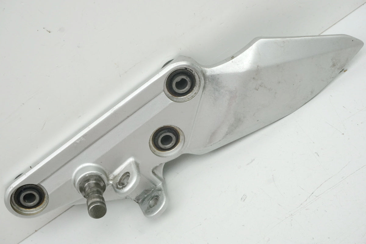 Suzuki GSX 1400 WVBN Footrest Plate Rider Left Footrest Holder Carrier