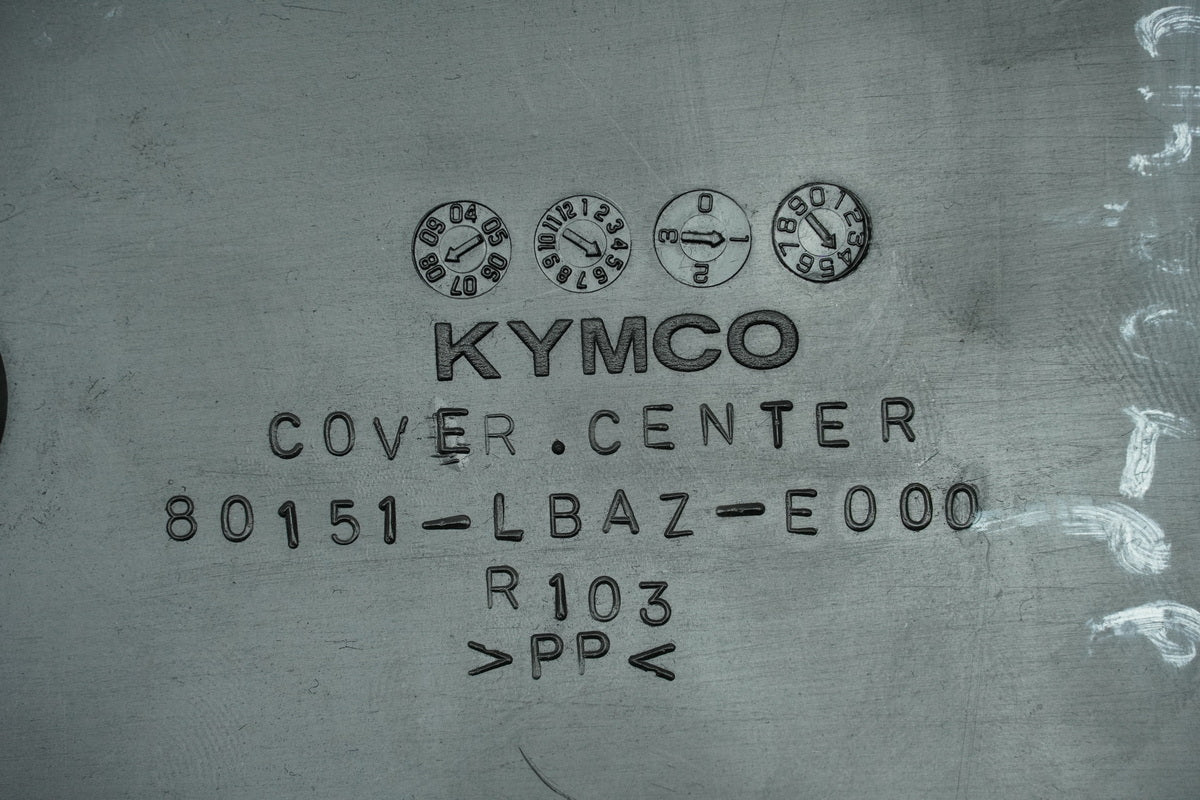 KYMCO XCiting 500 i RFBT70040 tapa bomba gasolina cubierta reposapiés