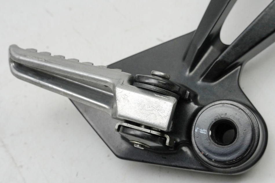 KAWASAKI Z 750 ZR750L Soporte estribera pasajero derecho estribera placa sujeción