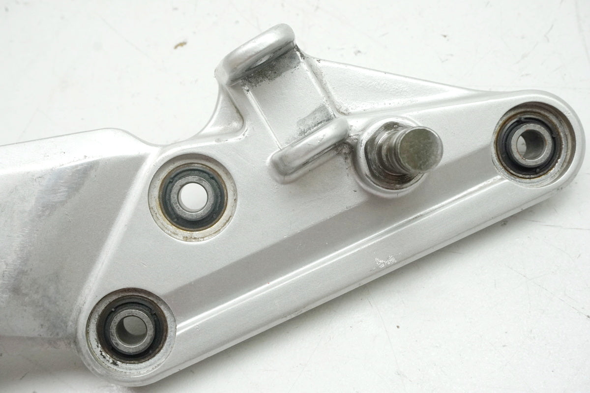Suzuki GSX 1400 WVBN Footrest Plate Rider Left Footrest Holder Carrier
