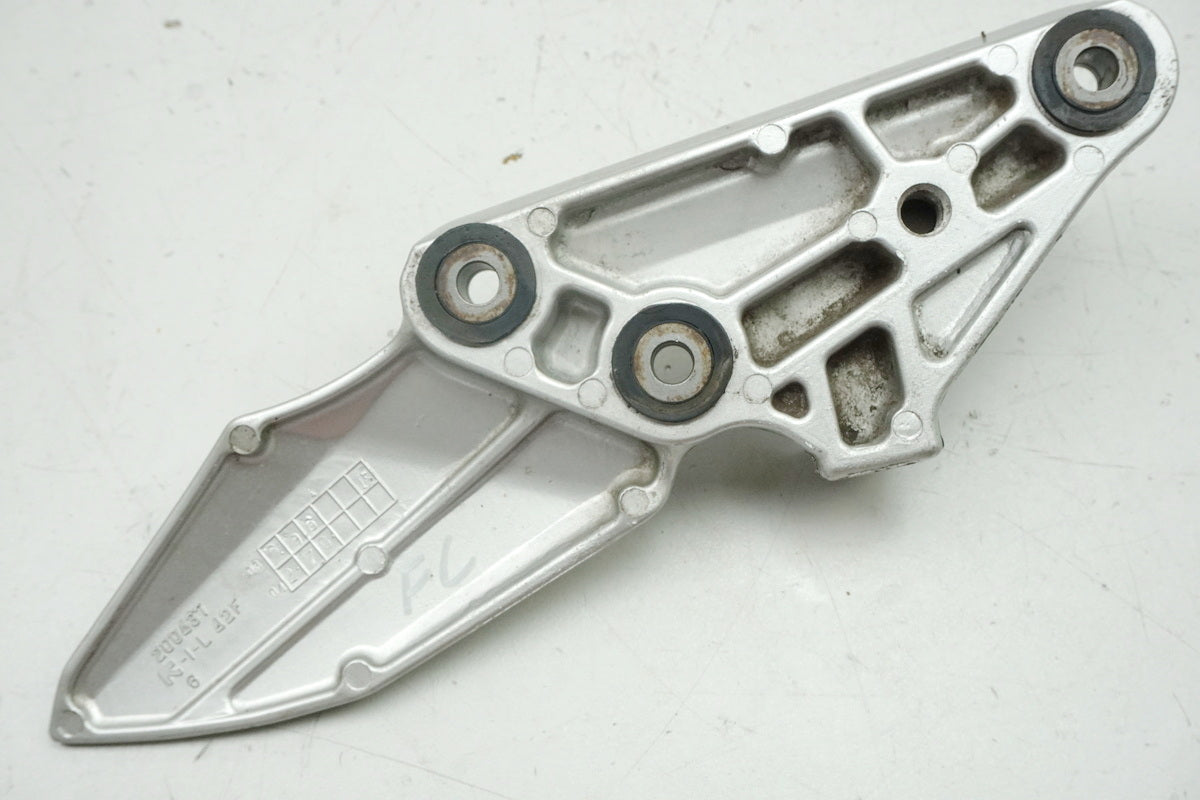 Suzuki GSX 1400 WVBN Footrest Plate Rider Left Footrest Holder Carrier