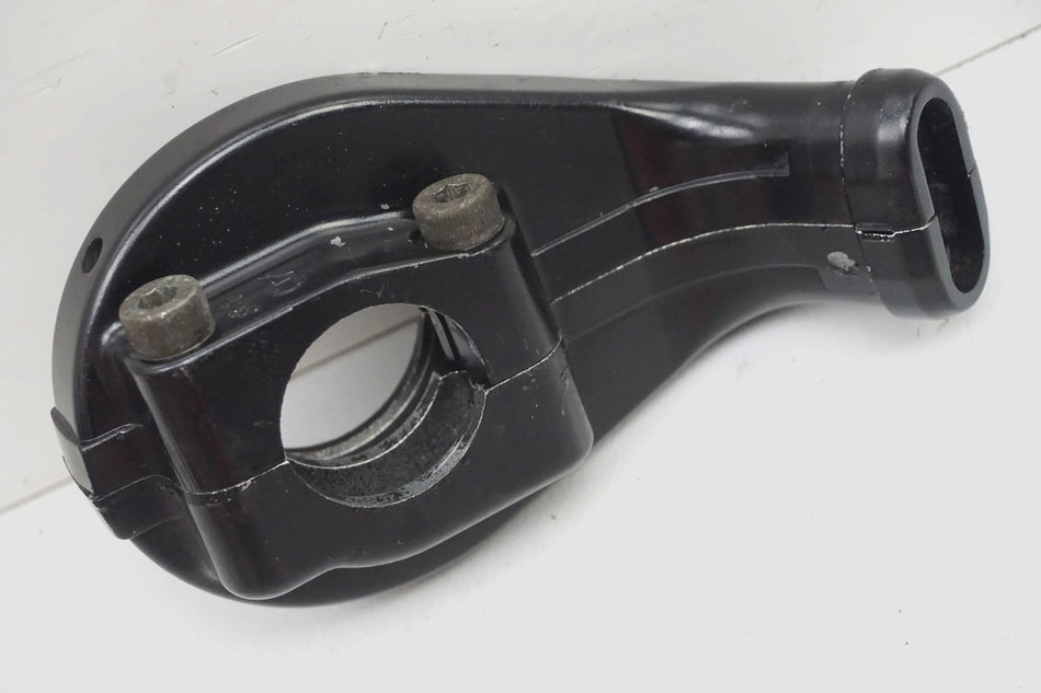 Suzuki GSX 1400 WVBN Umlenkrolle Gasgriff Gehäuse Halter