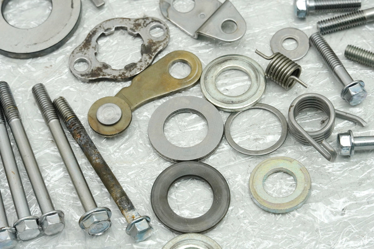 HONDA CB 125 R JC91 Schrauben Kleinteile Muttern für Motor Motordeckel Zylinder