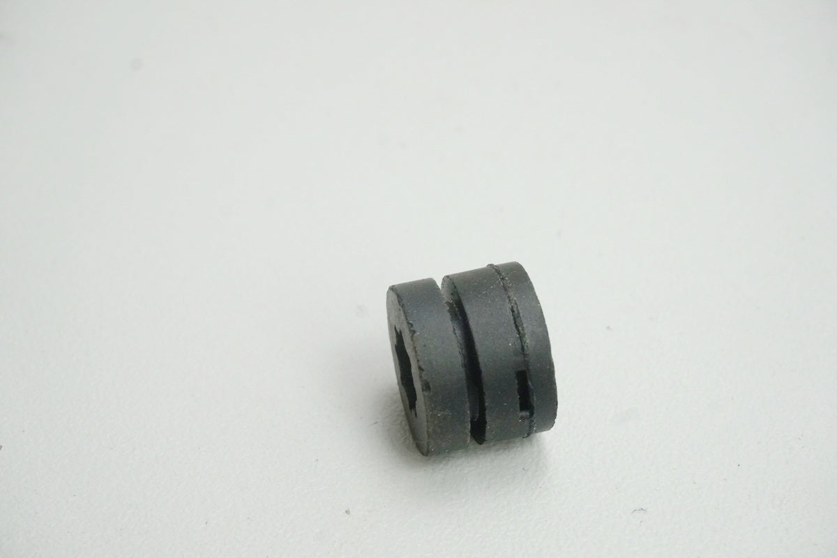 Soporte de goma original para amortiguador de luz trasera Suzuki 35765-30950 DR GS TS - NUEVO