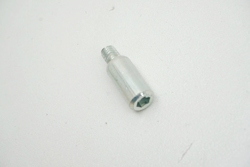 Tornillo de fijación reposapiés original Suzuki 43641-38B00 (09106-06101) VS - NUEVO