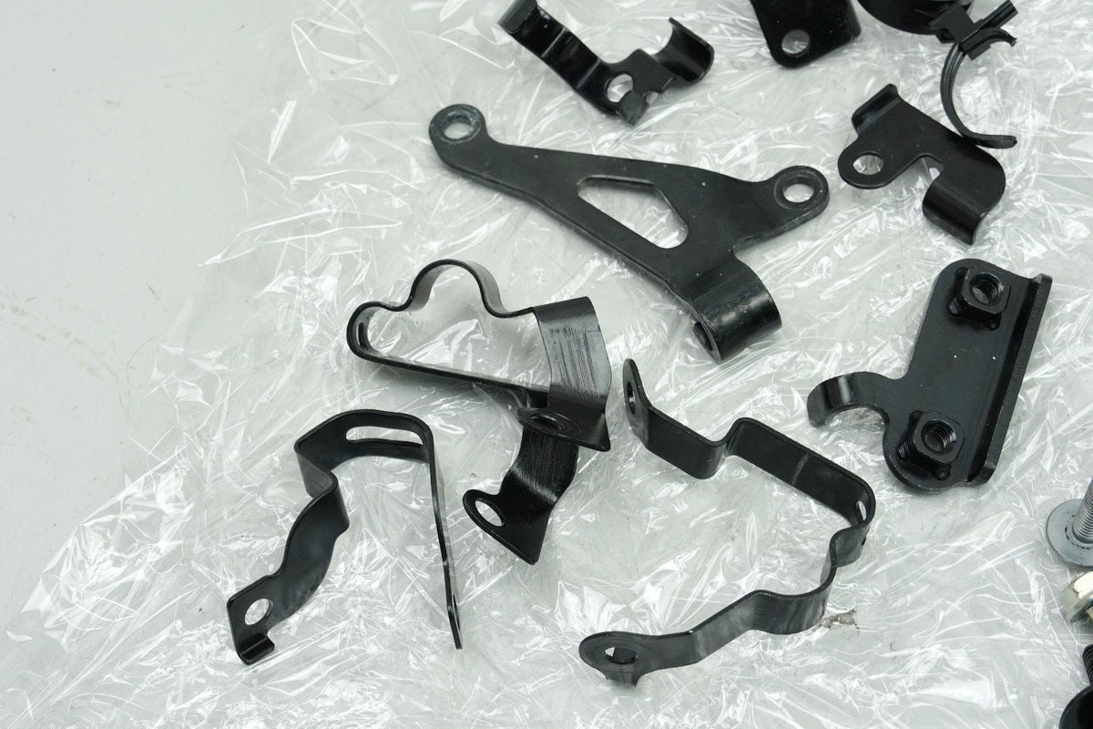 HONDA CB 125 R JC91 Screws Small Parts Nuts Hose for Frame Fairing