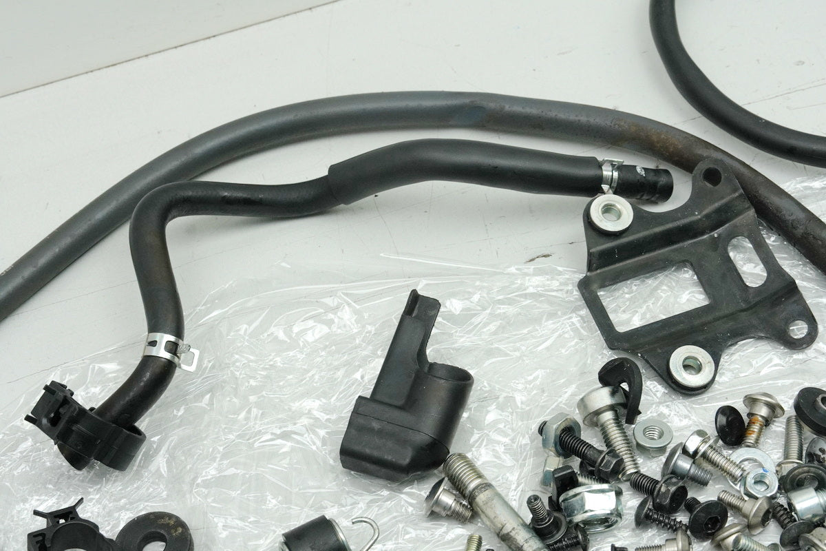 HONDA CB 125 R JC91 Screws Small Parts Nuts Hose for Frame Fairing