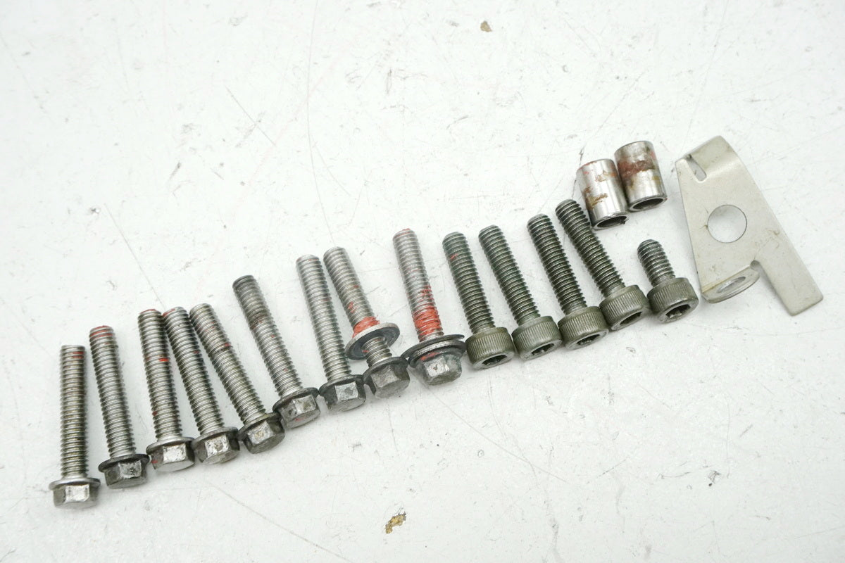 Suzuki GSX 1400 WVBN Tornillos Tapa Motor Tapa Alternador Estator