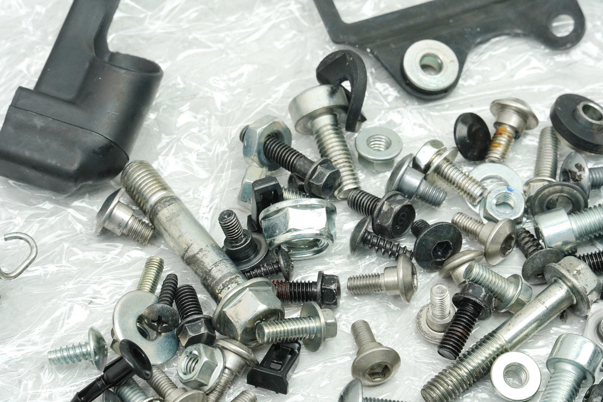 HONDA CB 125 R JC91 Screws Small Parts Nuts Hose for Frame Fairing