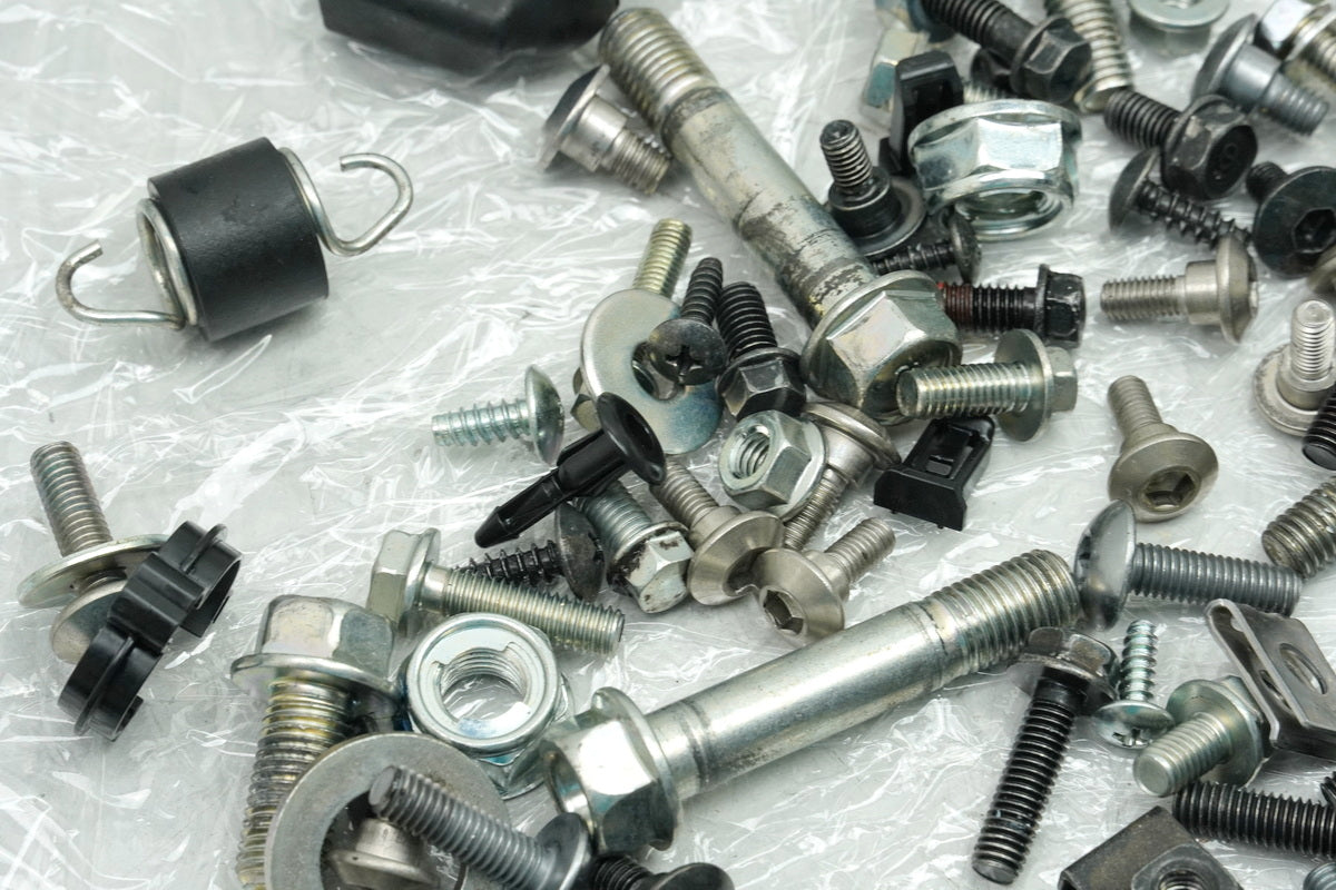 HONDA CB 125 R JC91 Screws Small Parts Nuts Hose for Frame Fairing