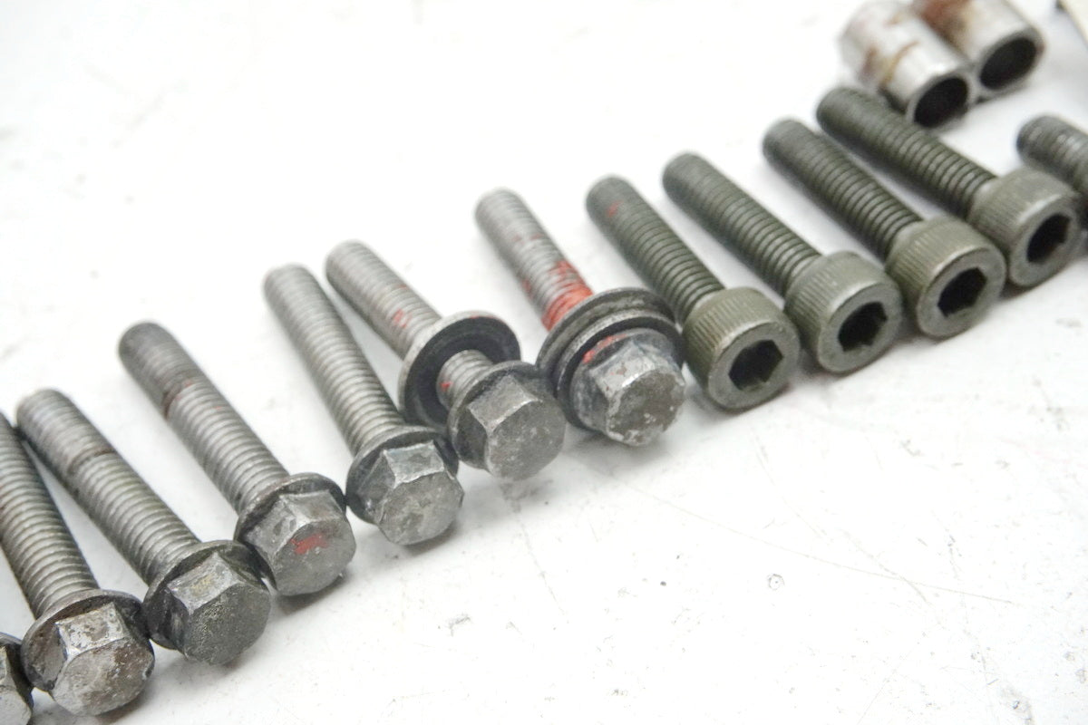 Suzuki GSX 1400 WVBN Tornillos Tapa Motor Tapa Alternador Estator
