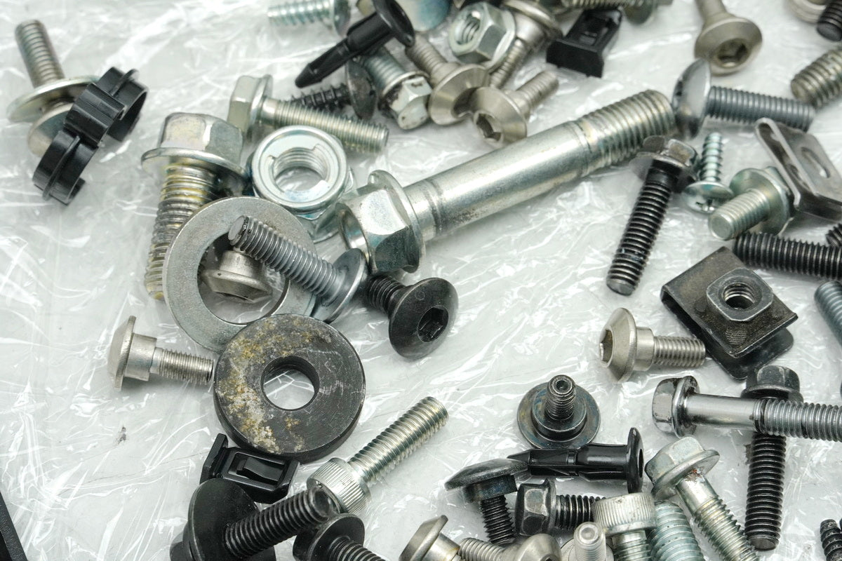 HONDA CB 125 R JC91 Screws Small Parts Nuts Hose for Frame Fairing