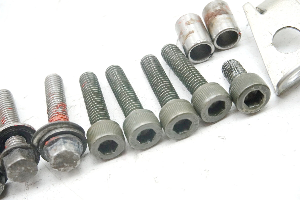 Suzuki GSX 1400 WVBN Tornillos Tapa Motor Tapa Alternador Estator