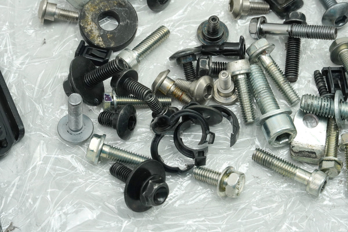 HONDA CB 125 R JC91 Screws Small Parts Nuts Hose for Frame Fairing