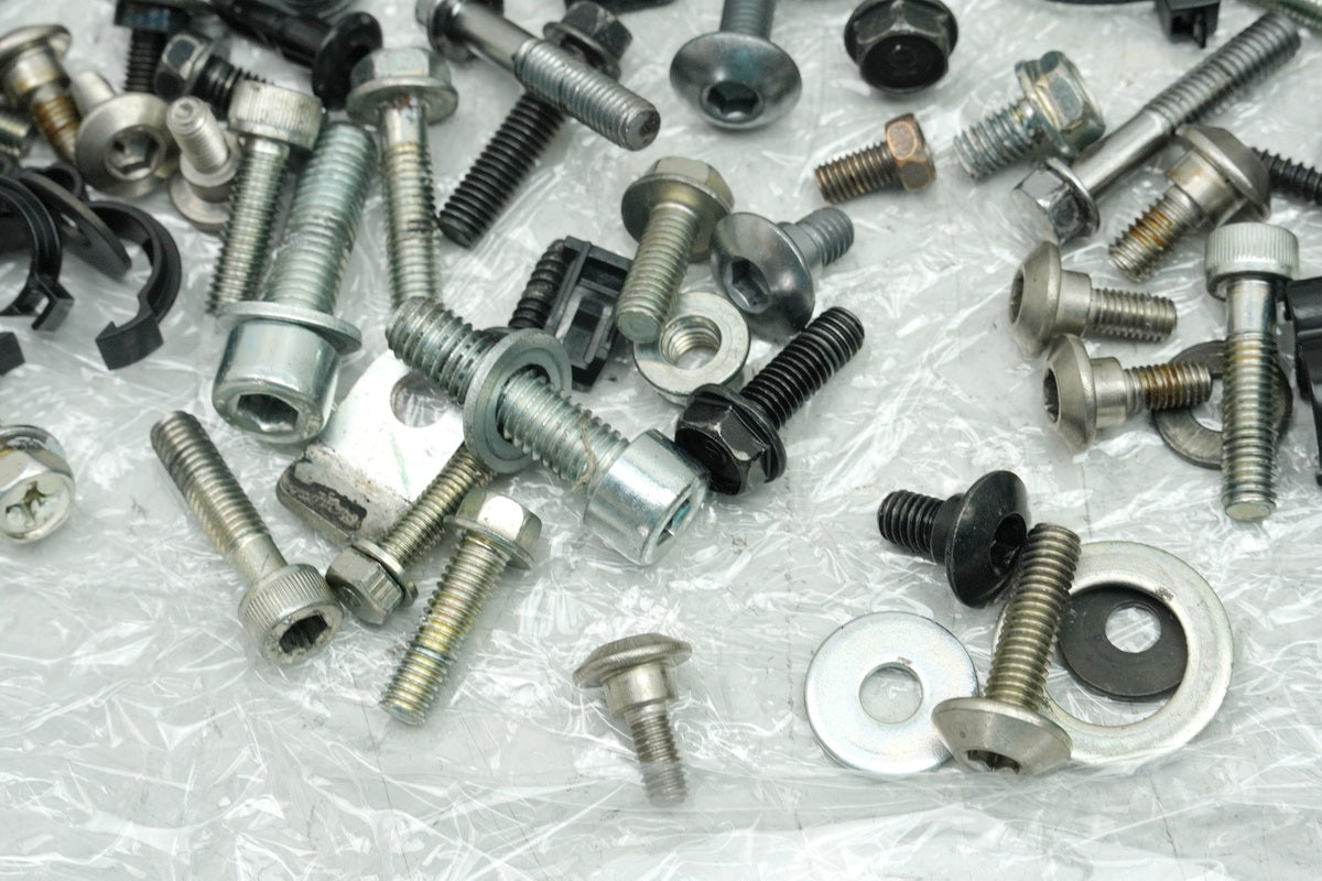 HONDA CB 125 R JC91 Screws Small Parts Nuts Hose for Frame Fairing
