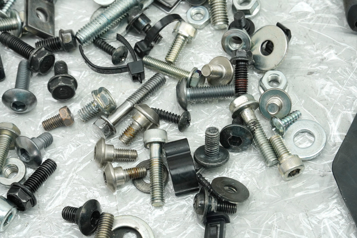 HONDA CB 125 R JC91 Screws Small Parts Nuts Hose for Frame Fairing