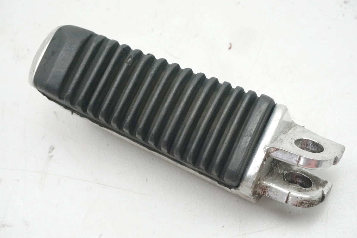 Suzuki GSX 1400 WVBN Fußraste Fahrer links Footrest