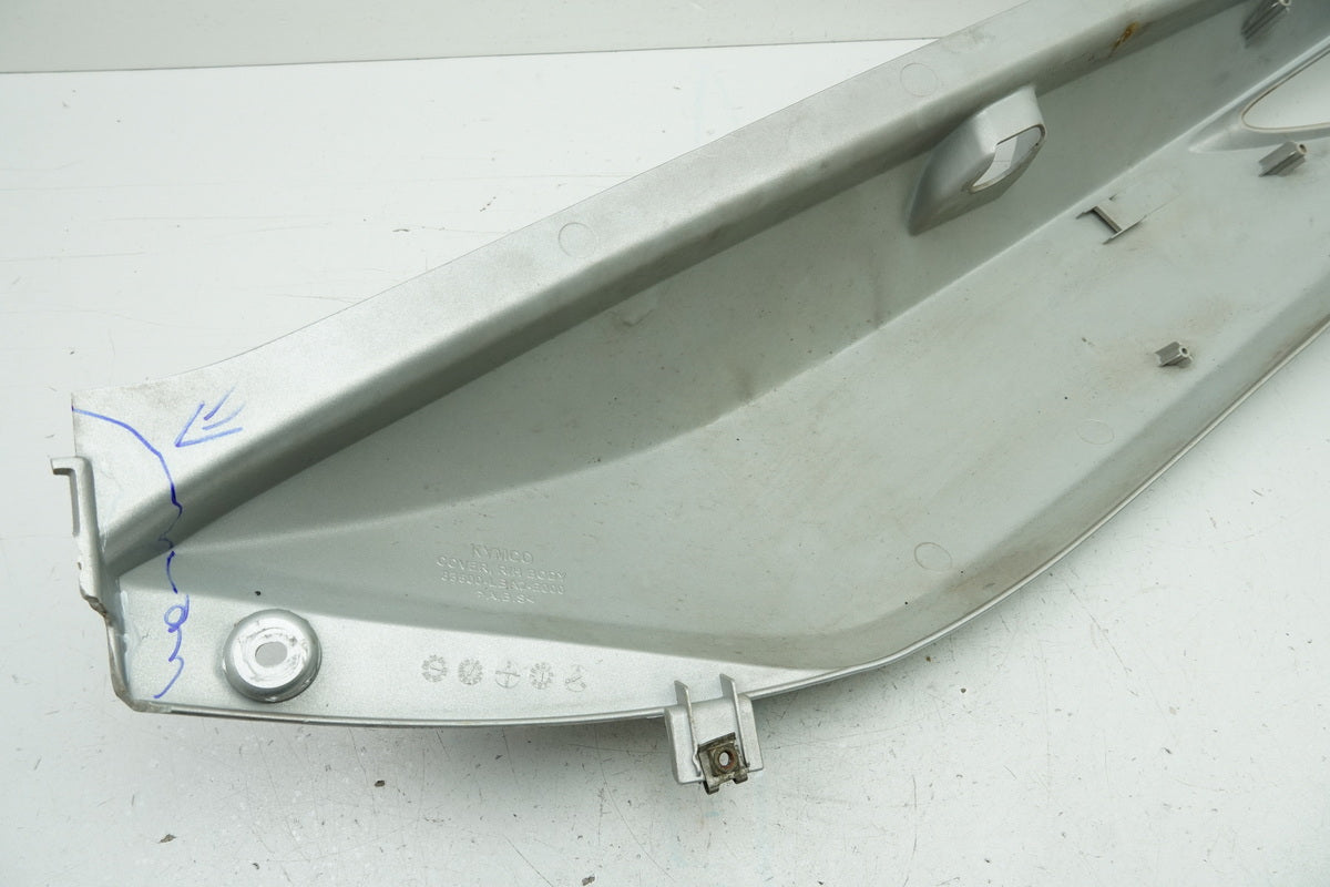 KYMCO XCiting 500 i RFBT70040 Heckverkleidung rechts Abdeckung Seitenteil Cover