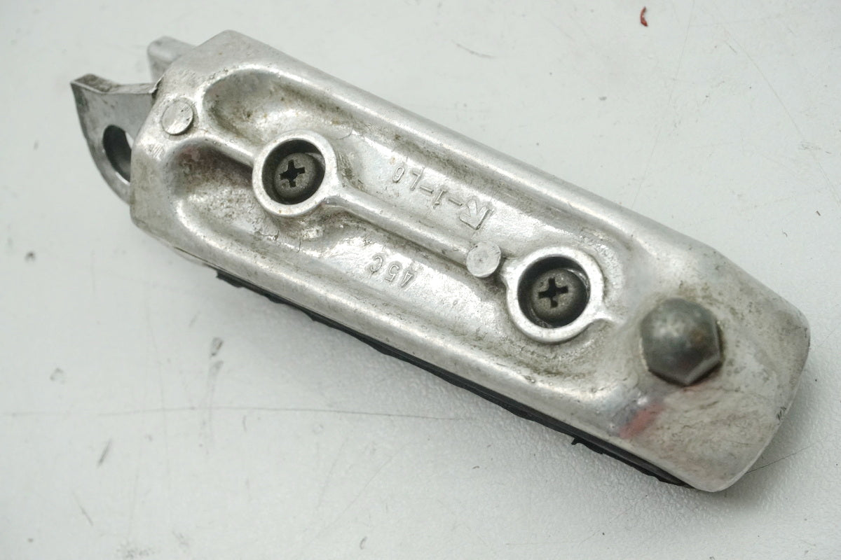 Suzuki GSX 1400 WVBN Fußraste Fahrer links Footrest