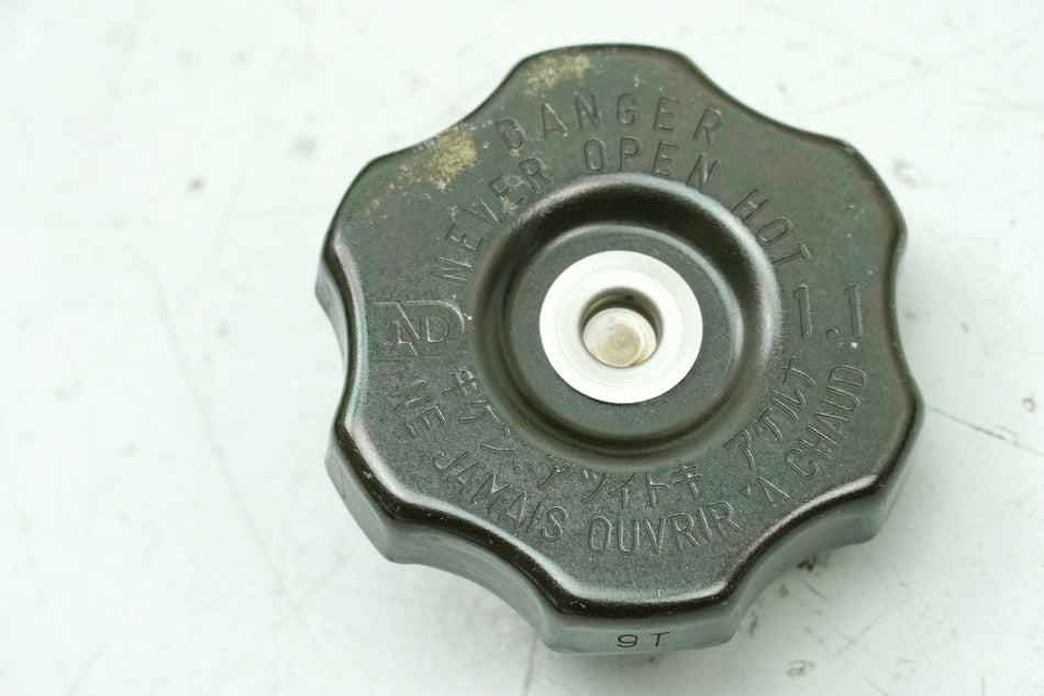 KAWASAKI ZZR 1100 D ZXT10D G Kühlerdeckel Verschluß Kappe Kühler Stutzen