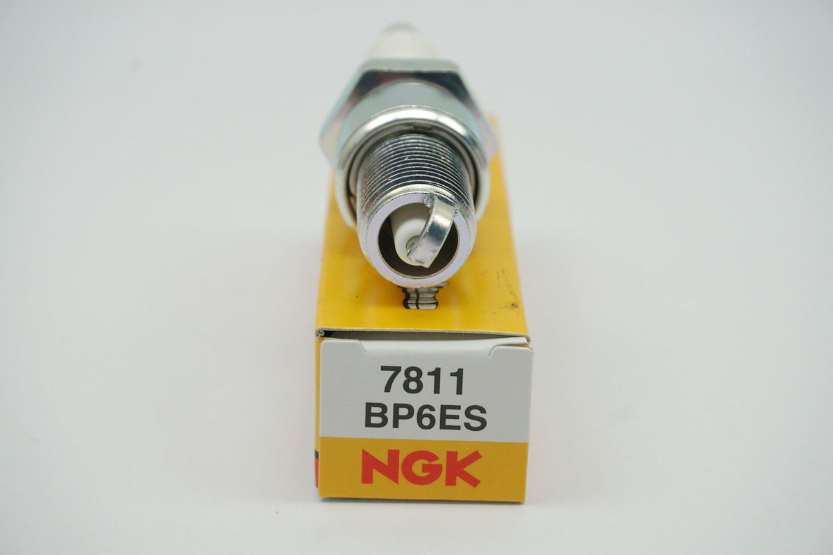Zündkerze NGK - BP6ES für BMW Moto Guzzi Suzuki Yamaha - NEU