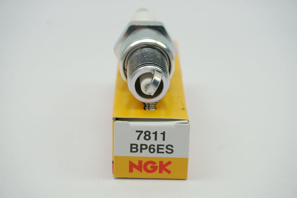 Zündkerze NGK - BP6ES für BMW Moto Guzzi Suzuki Yamaha - NEU