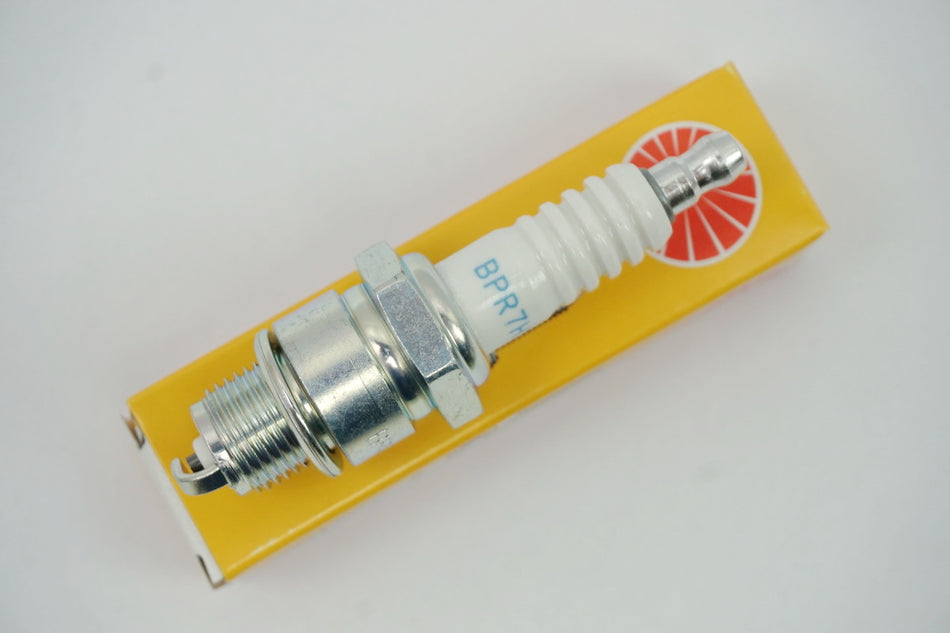 Bujía NGK - BPR7HS para Aprilia Ducati Hyosung Sachs Suzuki TGB Yamaha - NUEVO