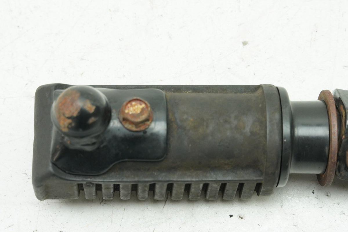 HONDA CB 450 N PC14 Estribera derecha del conductor Soporte de estribera