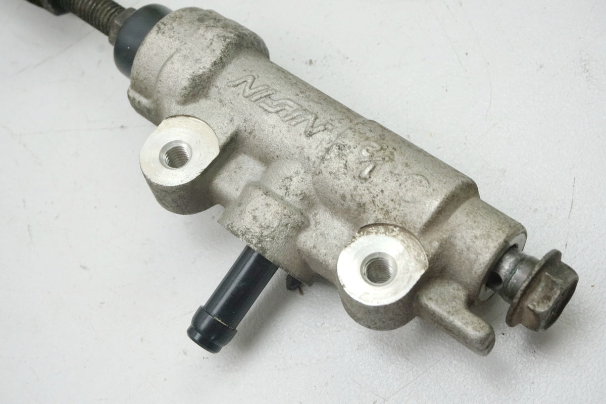 Suzuki GSX 1400 WVBN Bremszylinder hinten Bremspumpe Fußbremszylinder